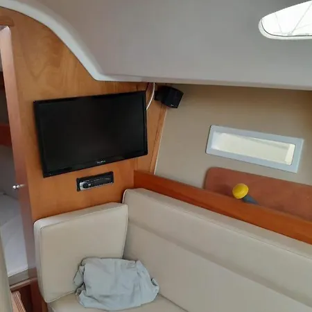 Båthotell Velero Viko S30
