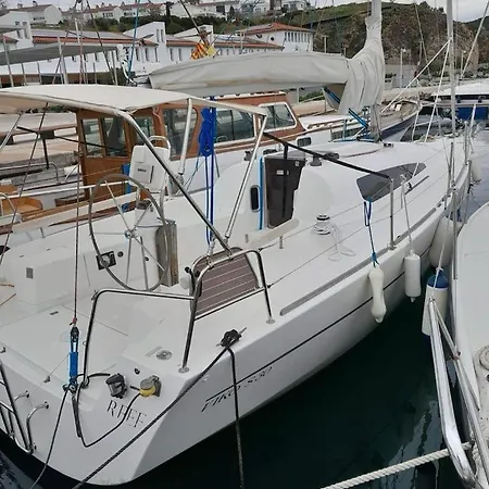 Velero Viko S30 Båthotell Sitges