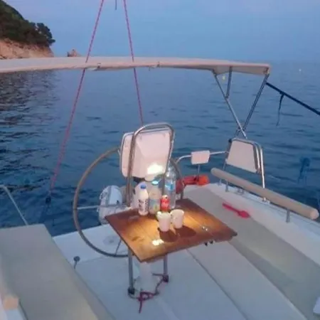 Velero Viko S30 Båthotell